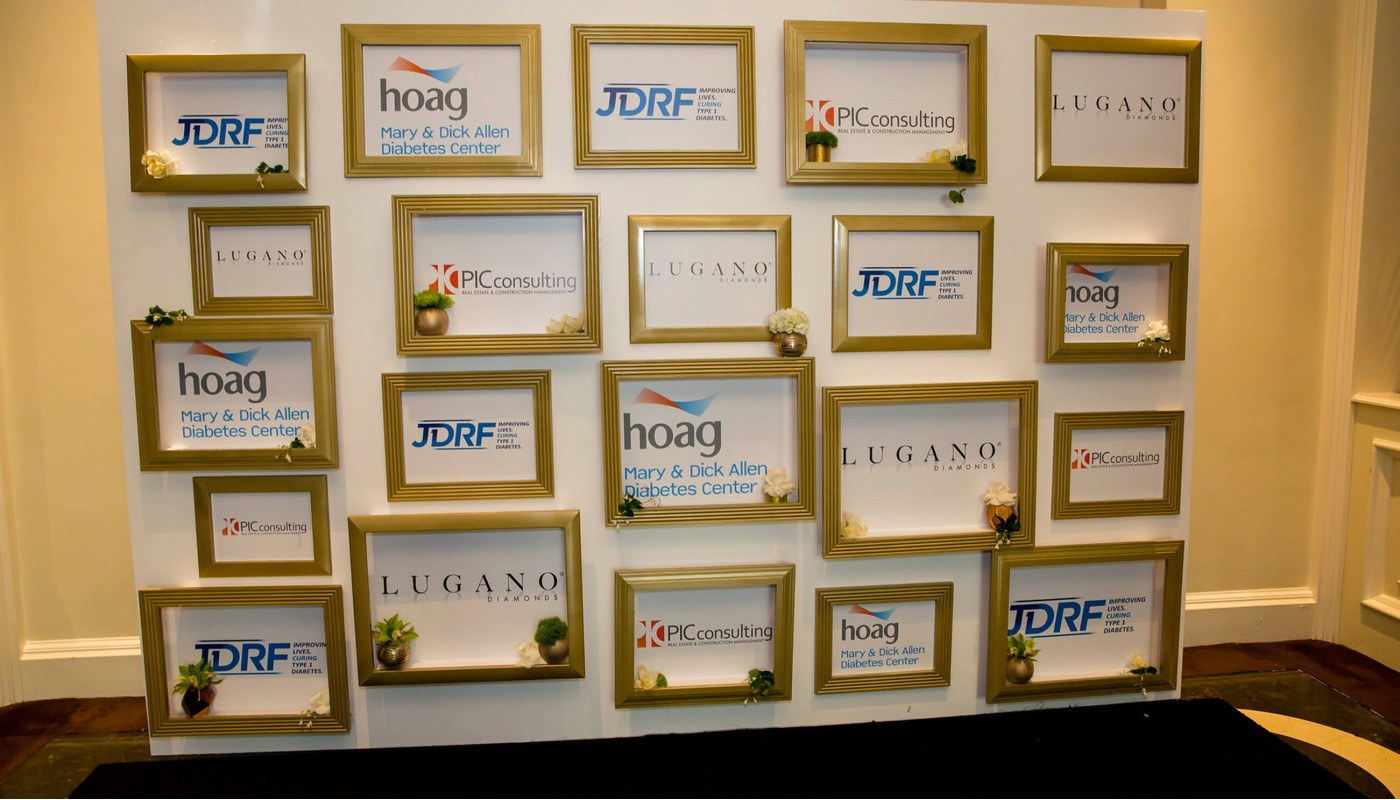 WALL PANELS - DIVIDERS - BACKDROPS